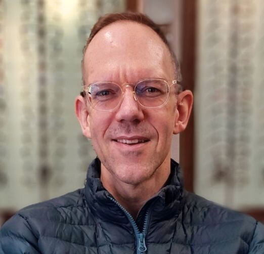10704723-217f-4b7b-836f-e98249550217 picture of customer wearing a stunning pair of glasses