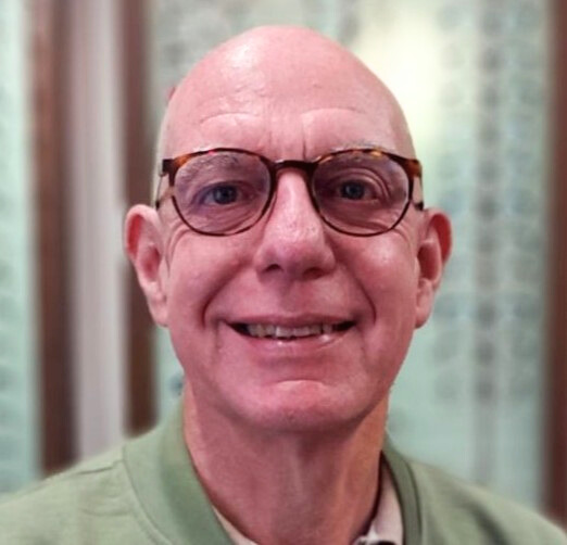 1edfdc9c-c3d0-452f-a628-6afccb5c89aa picture of customer wearing a stunning pair of glasses