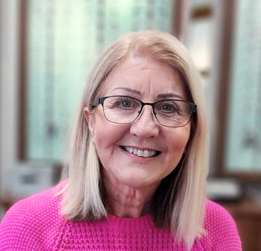 2aa5fadf-b5f1-4d52-b7b1-9ed31b0ac2f3 picture of customer wearing a stunning pair of glasses
