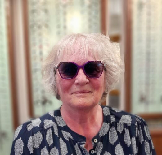4db092cf-33f0-4f3a-81cf-0e4db25e8ef2 picture of customer wearing a stunning pair of glasses