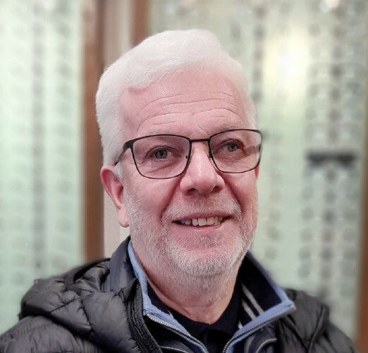 56b0177c-2b6a-4711-9a14-05d65061a7fb picture of customer wearing a stunning pair of glasses