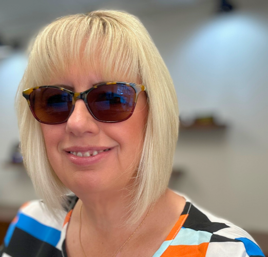 62c8c837-c34a-4567-a803-42e141eb8e3c picture of customer wearing a stunning pair of glasses