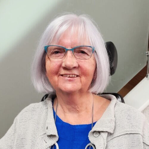 9d98dea8-31cf-4072-849c-8968630063c5 picture of customer wearing a stunning pair of glasses