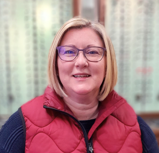 ddb46062-ecc0-4546-8f9b-2926f6c50cfb picture of customer wearing a stunning pair of glasses