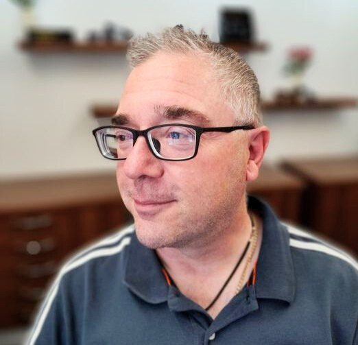 c4dc64b1-3206-4fe1-8d1e-cfa45286b2ae picture of customer wearing a stunning pair of glasses