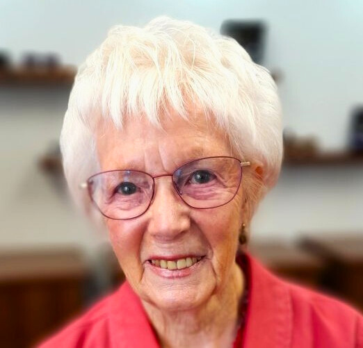 3fb4ff7e-f7b6-4442-8b15-2321d43a4b55 picture of customer wearing a stunning pair of glasses